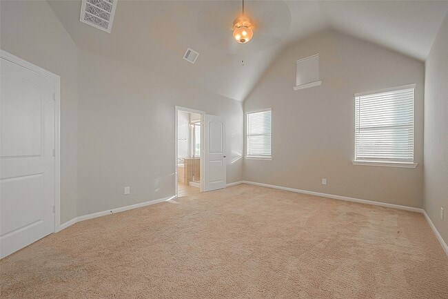 Building Photo - 8700 Laurel Crest Dr