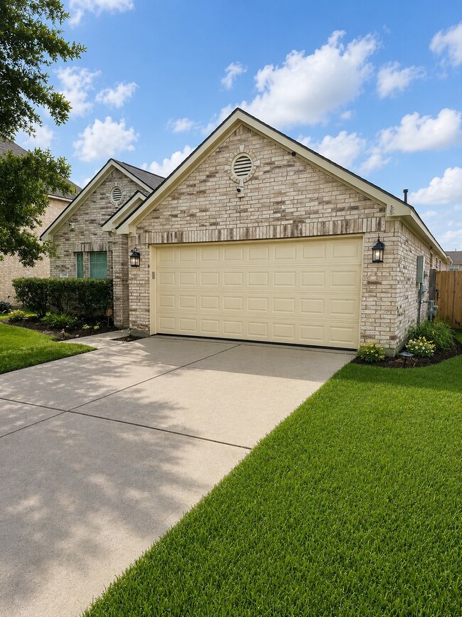 Building Photo - 1039 N Teal Estates Cir