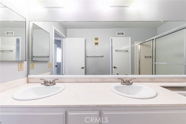 Building Photo - 32 Lone Pine