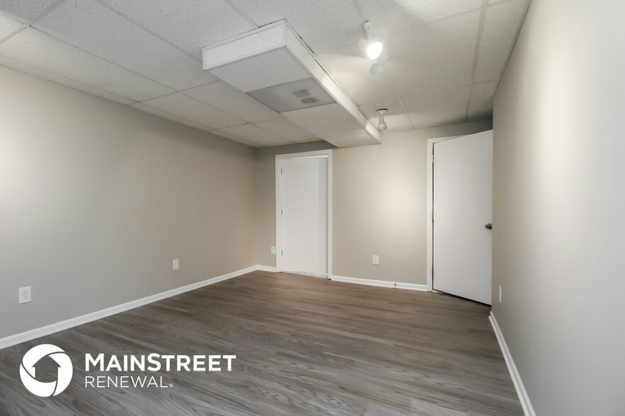 Building Photo - 927 NW 62nd Terrace