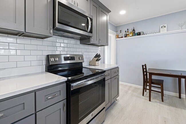 Building Photo - 57-59-59 Larchwood Rd