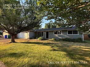 Building Photo - 16456 SE Stephens Ct