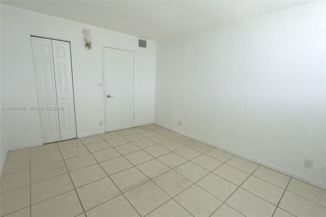 Building Photo - 801 NW 47th Ave