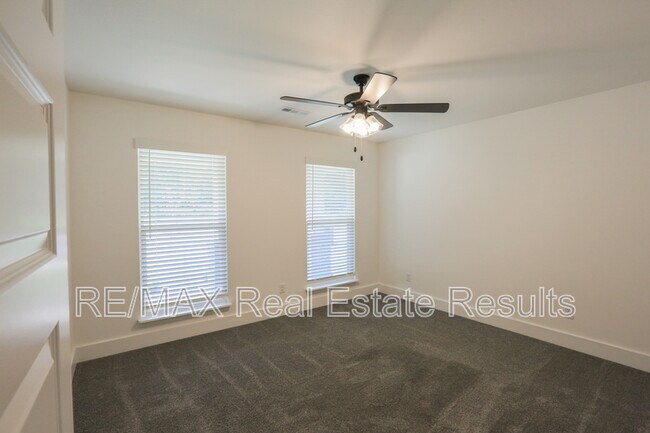 Building Photo - 1510 Emmerson St