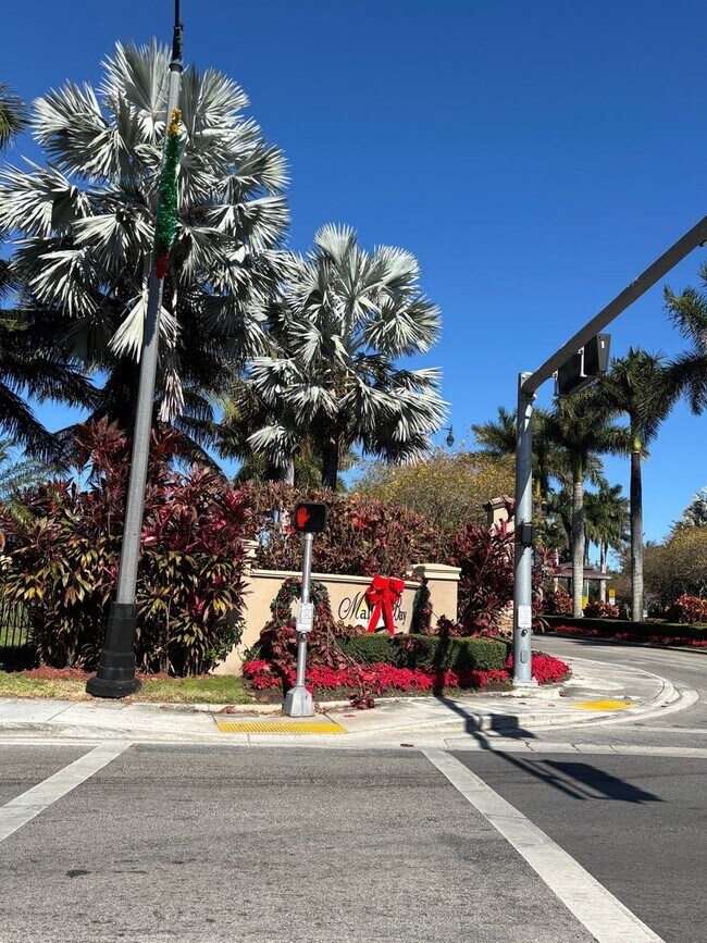 Building Photo - Beautiful 2/2 First-Floor Condo with Lake View in Homestead FREE APPLICATICATION FEE.