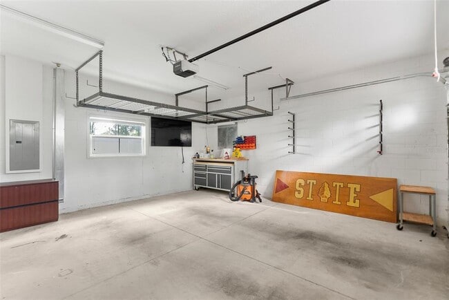 Building Photo - 730 Cordova Dr