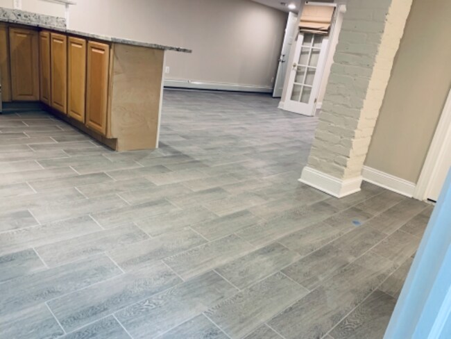 Building Photo - 2807 Ontario Rd NW