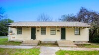 Building Photo - 304 S Clover St
