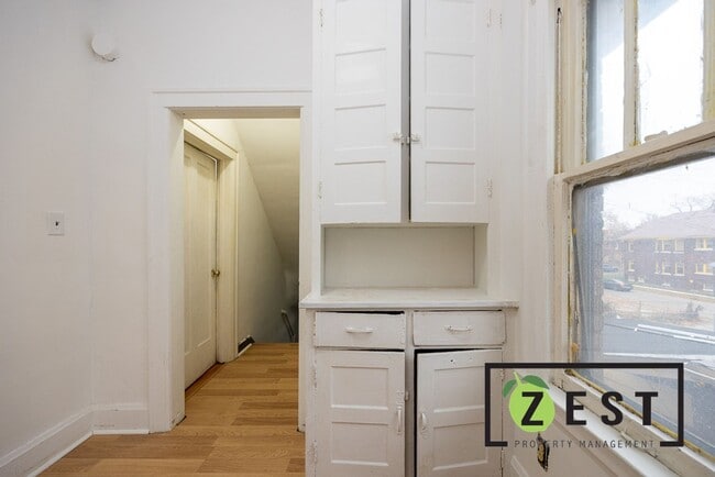 Building Photo - 4016 Hogarth St