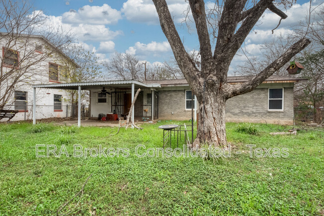 Building Photo - 5815 Pyle St