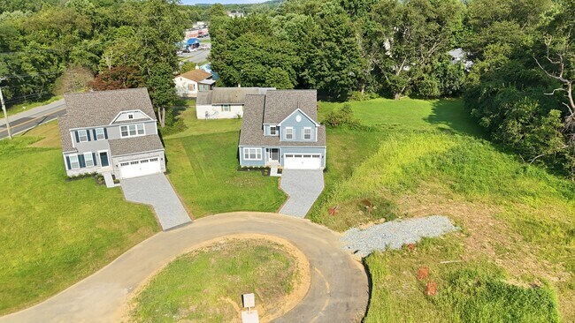 Building Photo - 116 Rose Ct
