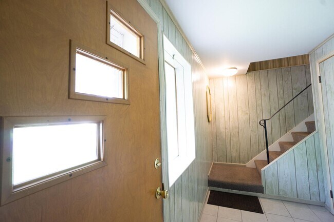 Building Photo - Houston 123-125