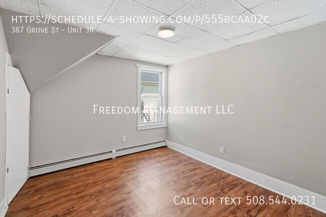 Building Photo - 387 Grove St