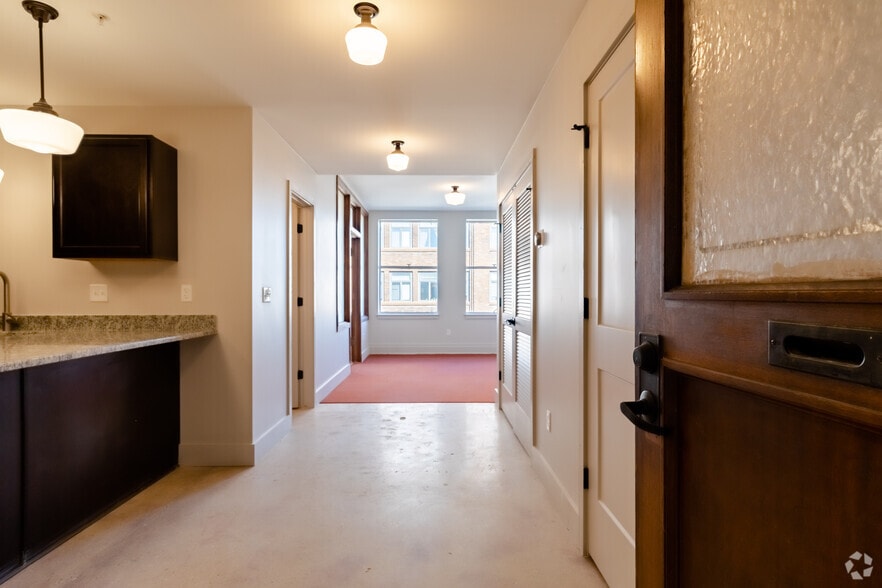 1BR, 1BA - Entry - Keystone Lofts