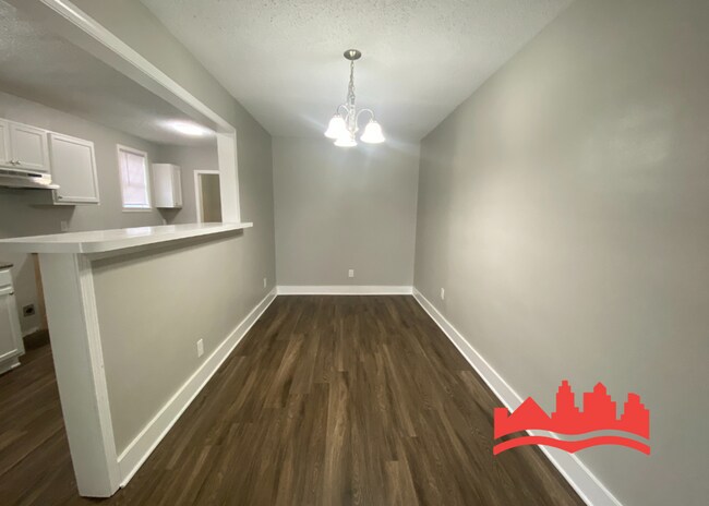 Building Photo - 944 Semmes St