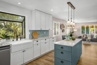 Building Photo - AN 5621