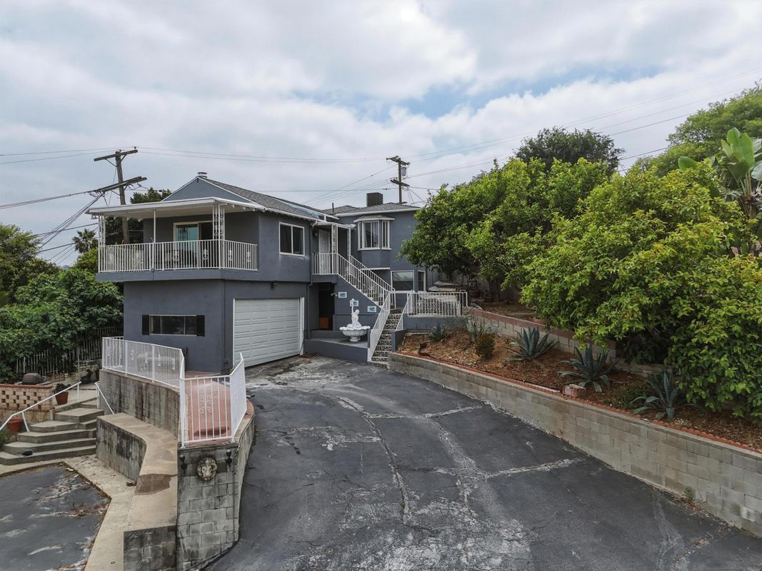 Building Photo - 1745 College View Pl