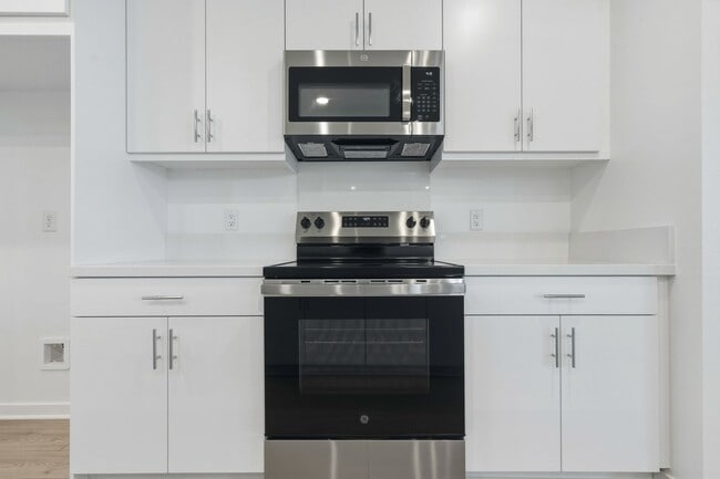 Building Photo - BRAND NEW 3 BEDROOM 2 BATH CONDO IN COVINA!