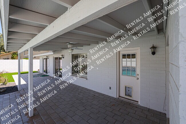 Building Photo - 10534 E Mercer Ln