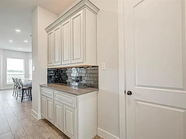 Building Photo - 216 Waterstone Dr
