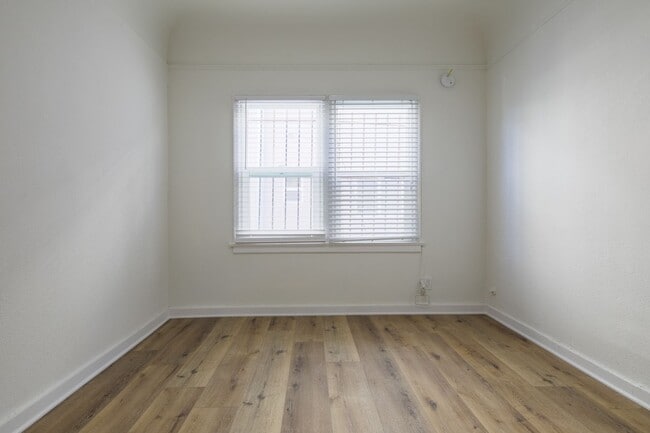 Floorplan - Newly Remodeled Studio Apartment
