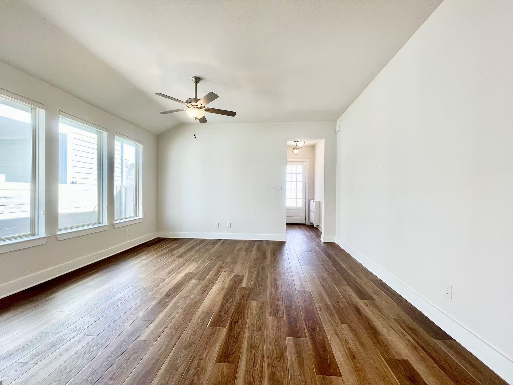 Building Photo - 3320 Eddington Dr