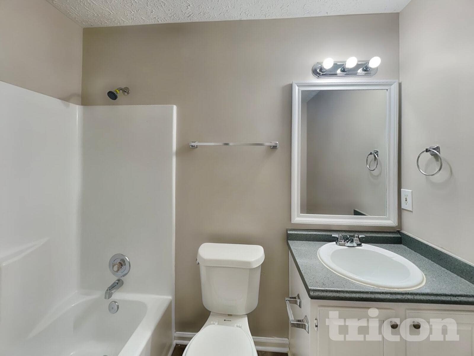 Building Photo - 38 Ann Cir