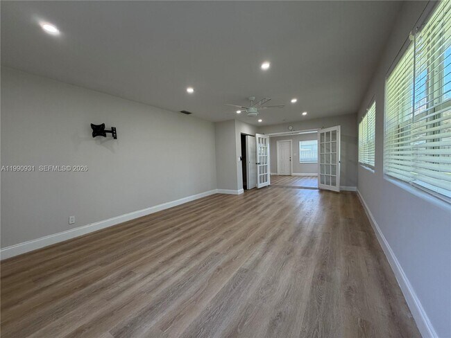 Building Photo - 7571 Eaton St