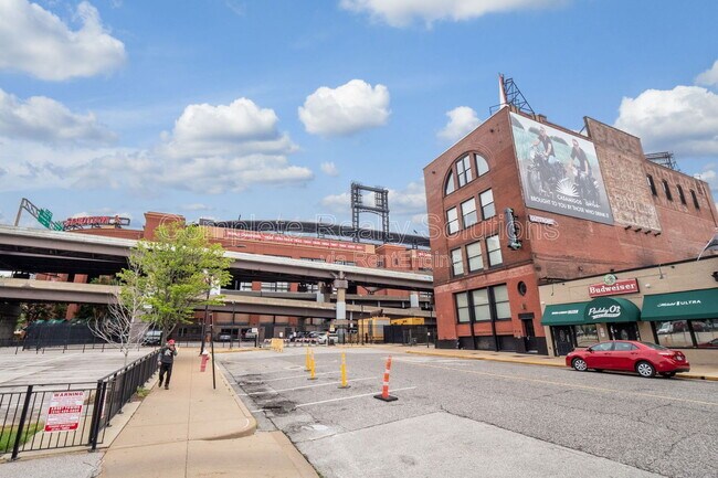 Building Photo - 614 S 7th St