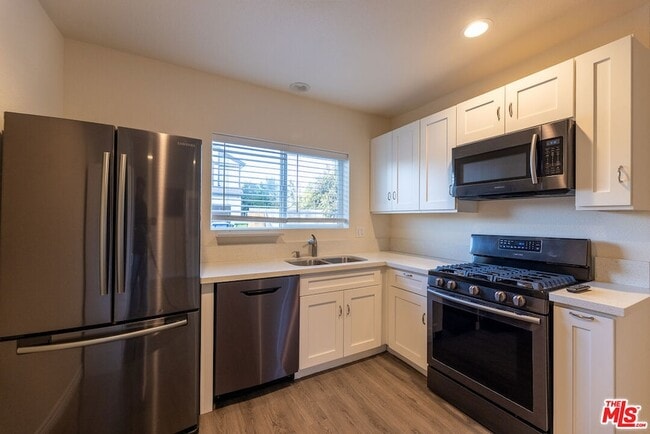 Building Photo - 20102 Baltar St