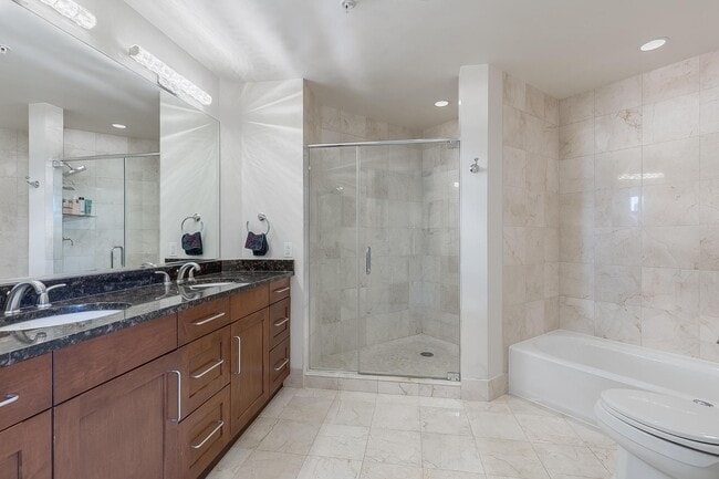 Building Photo - 8220 Crestwood Heights Dr