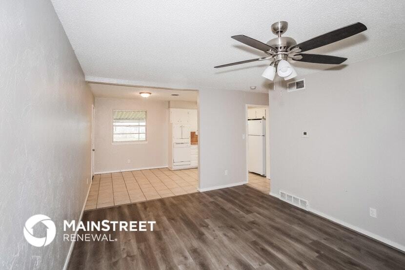 Building Photo - 808 Lotus Ave