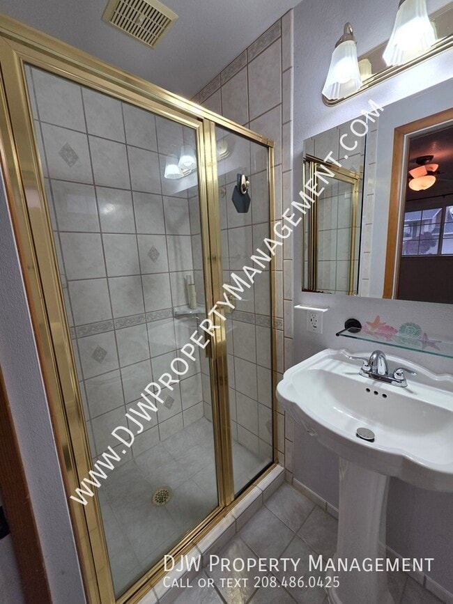 Building Photo - 9144 W Dalton Pl