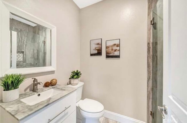 Building Photo - 16 Shelburne St