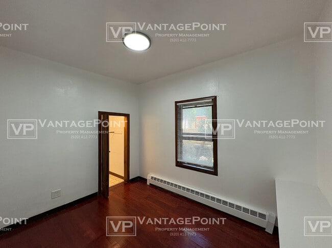 Building Photo - 206 Amory St