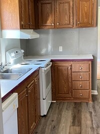 Building Photo - 28381 Petes Hwy