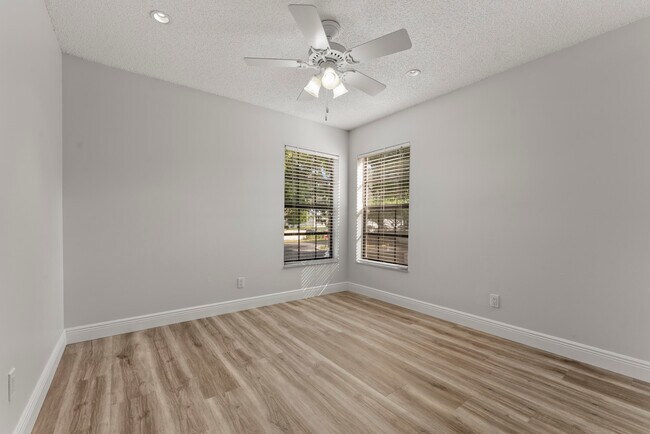 Building Photo - 2900 Olivewood Terrace