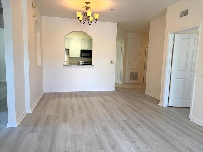 Building Photo - 6335 Contessa Dr