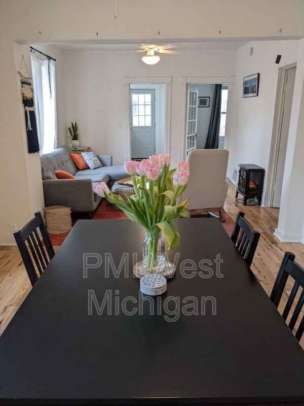 Building Photo - 103 Fitzhugh Ave SE