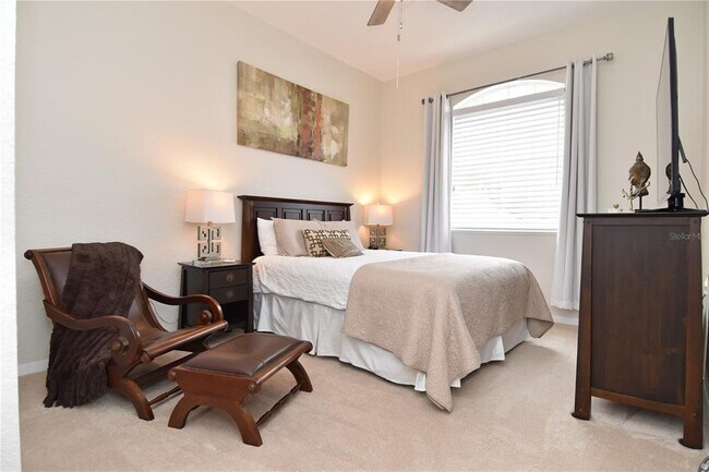Building Photo - 6919 Della Dr