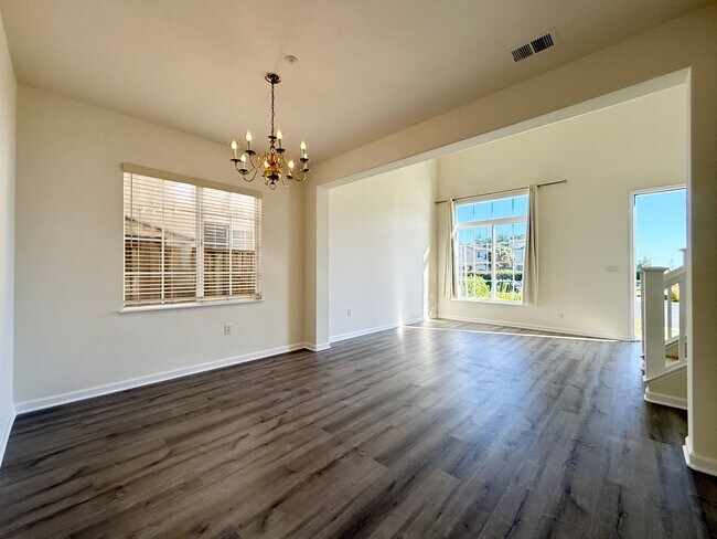 Building Photo - Renovated Coastal Home with NEW Kitchen and a Spacious Layout