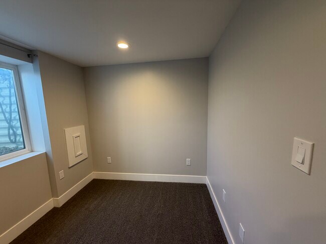 Building Photo - 8060 830 E