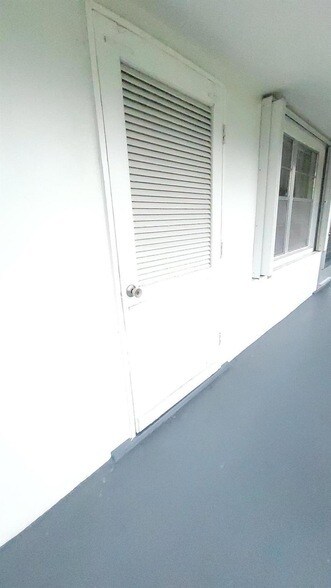 Building Photo - 165 Canterbury G