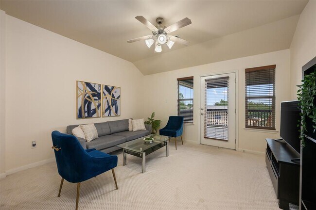 Building Photo - 112 Bearing Cove