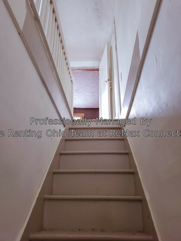 Building Photo - 325 Columbian Ave