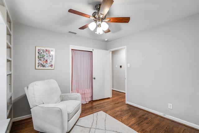 Building Photo - 9203 Livenshire Dr