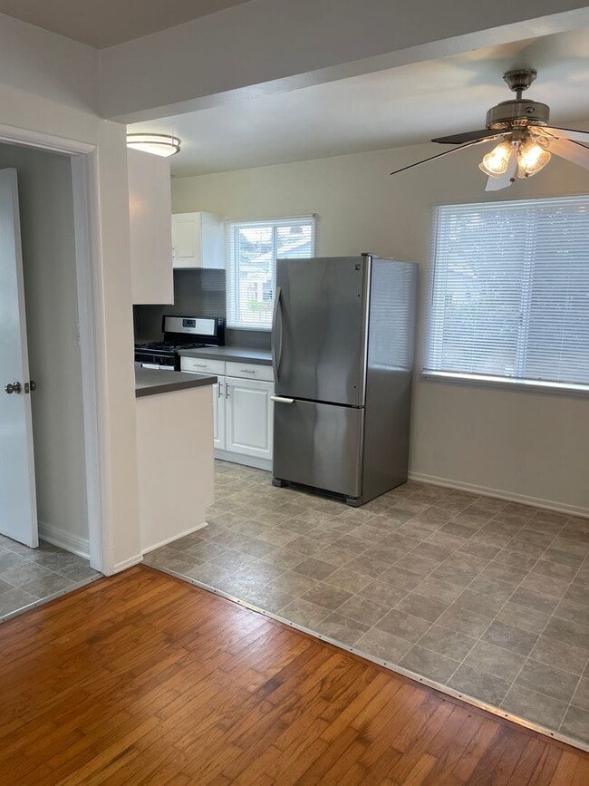 Building Photo - Gorgeous Hermosa Hills home with spacious ...
