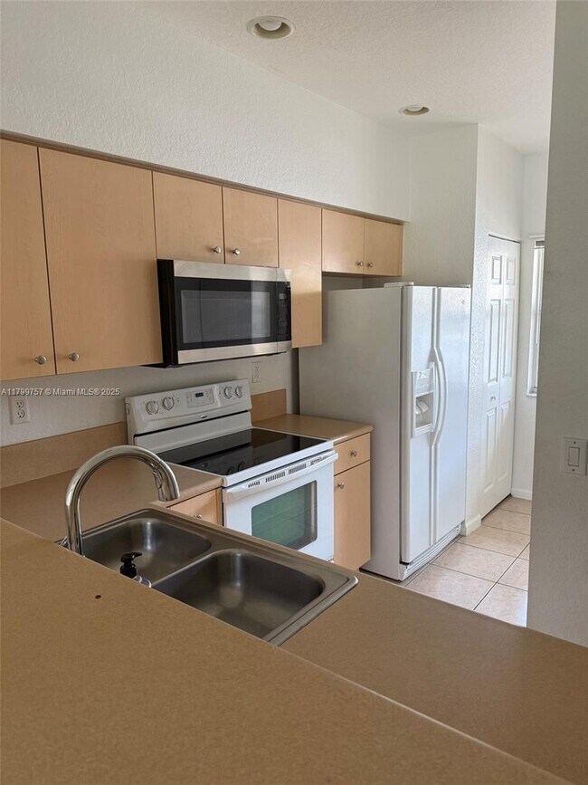 Building Photo - 2612 SW 83rd Terrace