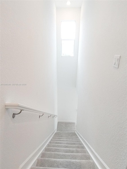 Building Photo - 400 SE Crossoak Ln