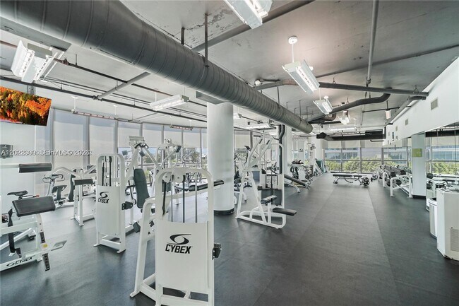 Building Photo - 2101 Brickell Ave
